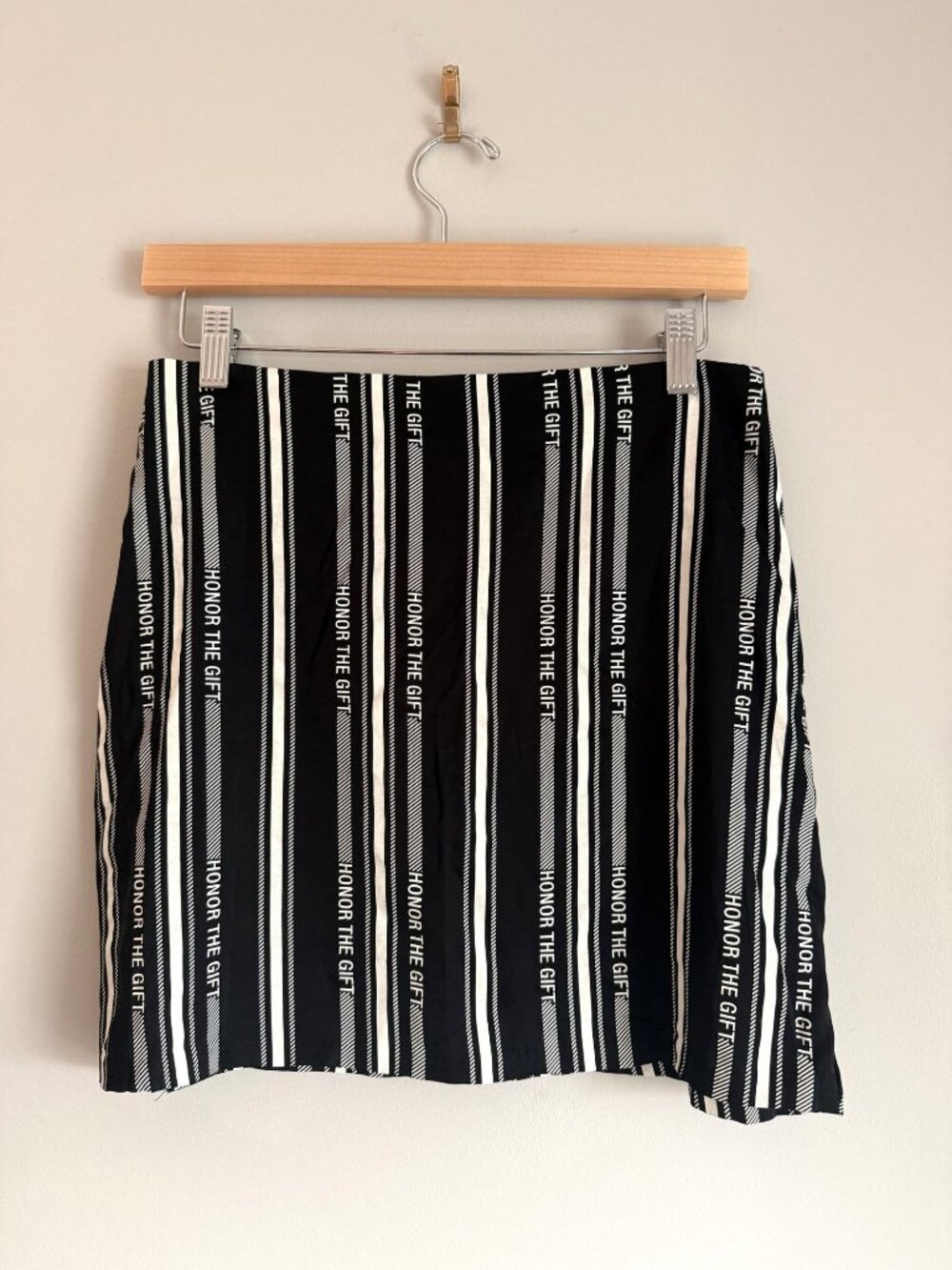 NWT Honor The Gift Black Satin Front Slit Mini Skirt Size XS $86 [jb]